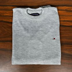 Suéter TH Cinza. - 6846 - DROPA AQUI