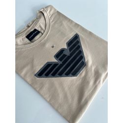 Camiseta Luxo Arm Estampada - bege - 10500385 - Atacado da Camiseteria Poa