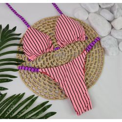 Conjunto Summer Listrado Pêssego com tira roxa - CARIOKAS MODA PRAIA