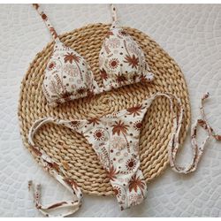 Lacinho Summer Coqueiro Marrom - CARIOKAS MODA PRAIA