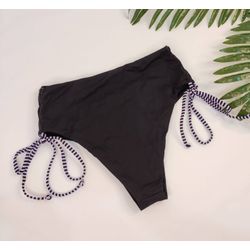 Calcinha Hot Pant Preto - Tiras Listrado Lilás - CARIOKAS MODA PRAIA