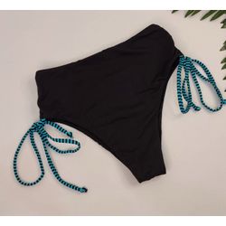 Calcinha Hot Pant Preto - Tiras listrado azul - CARIOKAS MODA PRAIA