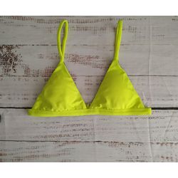 Top Triângulo Fixo Amarelo Neon Lycra - CARIOKAS MODA PRAIA