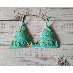Top Triângulo Fixo Girassol Verde - CARIOKAS MODA PRAIA