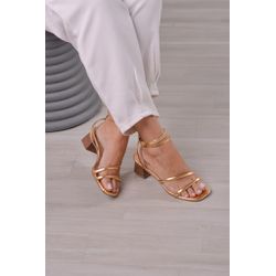 Sandália c/tiras Abauladas salto madeira 6 cm - 49... - 