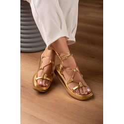 SANDÁLIA FLAT MULTITIRAS DE AMARRAR._2082 - OURO -... - Karina Bertozi Calçados Femininos