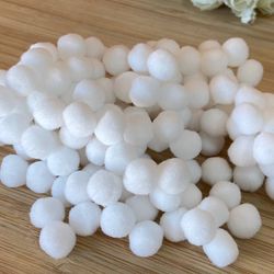Pompom 1cm Branco - Cores aproximadamente 100un - ... - CHAMMA FESTA