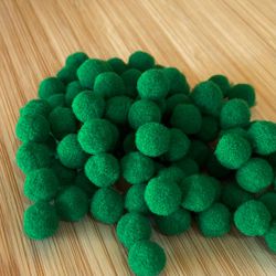Pompom 1cm Verde Bandeira - Cores Aproximadamente ... - CHAMMA FESTA