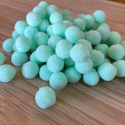 Pompom 1cm Verde BB - Cores Aproximadamente 100un ... - CHAMMA FESTA