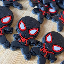 Aplique Emborrachado Homem Aranha Preto 4cm - 10 u... - CHAMMA FESTA