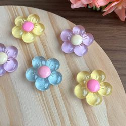 APLIQUE RESINA FLOR 3D 3CM 10 UN C/GLITTER TRANSL.... - CHAMMA FESTA