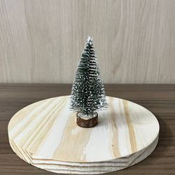 MINI ARVORE DE NATAL 10CM UN NEVADA COM BASE MADEI... - CHAMMA FESTA