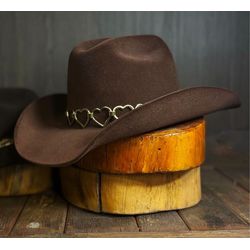 Chapéu aba 10 café com bandinha coração dourado - ... - CLUB 21 COUNTRY