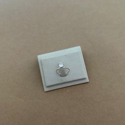 ANEL SOLITÁRIO COM ZIRCÔNIA REDONDA 5MM CRISTAL AR... - C Martiniano Joias