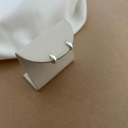 BRINCO ARGOLINHA LISA 9MM FIO ARREDONDADO DE CLICK... - C Martiniano Joias