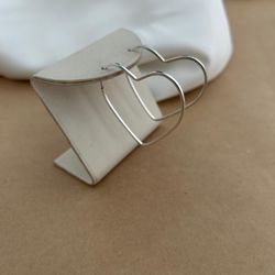 ARGOLA DE CORAÇÃO COM FIO QUADRADO DE TRAVA - 2743... - C Martiniano Joias