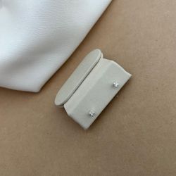 BRINCO COM ZIRCÔNIA REDONDA 2MM GARRAS DE TARRAXA ... - C Martiniano Joias
