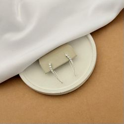 BRINCO EAR CUFF FILEIRA ZIRCÔNIA CRISTAL REDONDA D... - C Martiniano Joias