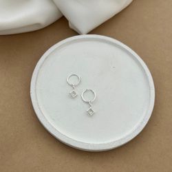 ARGOLINHA COM ZIRCÔNIA QUADRADA CRISTAL PENDURADA ... - C Martiniano Joias