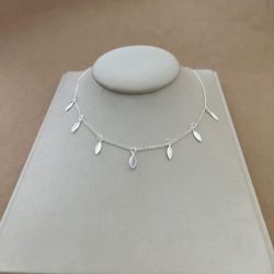 CHOKER COM FOLHAS 1 ZIRCÔNIA E CRISTAL 6 PRATA CLA... - C Martiniano Joias
