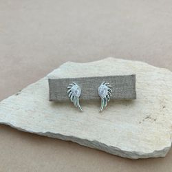 BRINCO ASA COM ZIRCÔNIA GOTA CRISTAL LATERAL CRAVE... - C Martiniano Joias