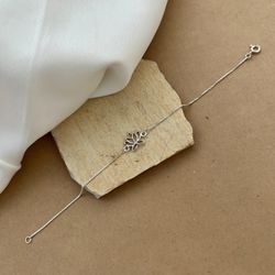 PULSEIRA CORRENTE VENEZIANA FLOR DE LÓTUS VAZADA E... - C Martiniano Joias