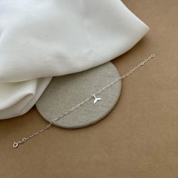 PULSEIRA COM 1 RABO DE SEREIA PENDURADO ELOS OVAIS... - C Martiniano Joias