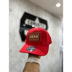 Boné Hugo Vermelho - 00858 - Conceito 62