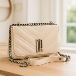 Balada Off-White - Debora Ribeiro Bolsas