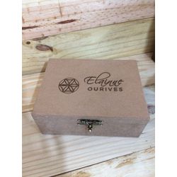 Cases de Clientes - Baú com Logotipo de Empresa - ... - Decorar Criando