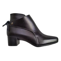 Bota Feminina cano baixo Couro Preto Salto Cadarço