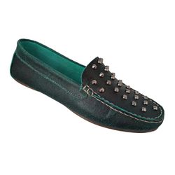 Mocassim Feminino em Couro Verde / Spikes