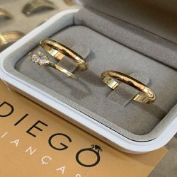 Alianças de Ouro18k Noivado e Casamento - NC00022... - DIEGO ALIANÇAS