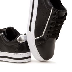 Tênis feminino Casual Preto Danny Couro