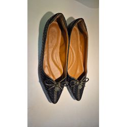 Sapatilha Preta trançada de laço e medalha - DONAMOCA