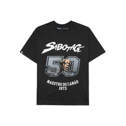 Camiseta Murk x Sabotage 50 Anos Preta - 4641 - DREAMS SKATESHOP