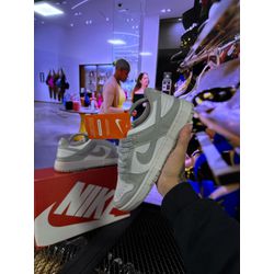 TENIS NIKE DUNK LOW - BRANCO/ CINZA - DU OUTLET
