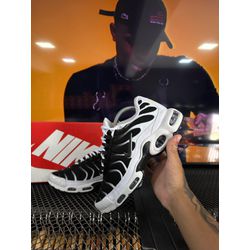 TENIS AIR MAX TN PLUS - BRANCO / PRETO - DU OUTLET