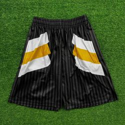 Short Juventus 23/24 - Preto/Branco/Amarelo - SHOR... - Tailandesas Atacado