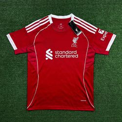 (MANCHADA) Camisa Liverpool Home I 25/26 - Vermelh... - PRONTA ENTREGA 