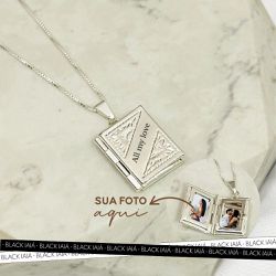Colar Relicário Livro G Personalizado com Foto Ban... - IAIÁ Semijoias