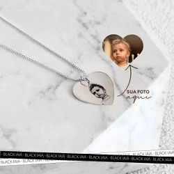 Colar Medalha Coração Personalizada Folheado em Pr... - IAIÁ Semijoias
