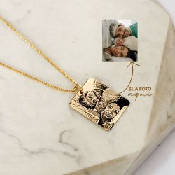 Colar Medalha Quadrada Personalizada Folheado em O... - IAIÁ Semijoias
