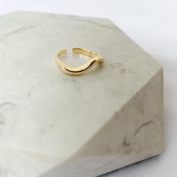 Anel Ondulado Regulável Folheado em Ouro 18k - IAIÁ Semijoias