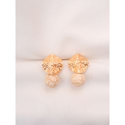 Brinco de disco martelado com pedra Howlita creme ... - JOLIPOA SEMIJOIAS