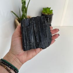 TURMALINA NEGRA 672G 8CM - PEÇA ÚNICA - Ktw Cristais