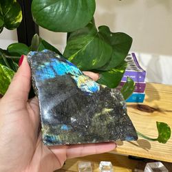 LABRADORITA PEDRA DA MAGIA - 420G 9CM- PEÇA ÚNICA - Ktw Cristais