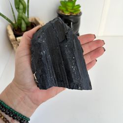 TURMALINA NEGRA 676G 10CM - PEÇA ÚNICA - Ktw Cristais