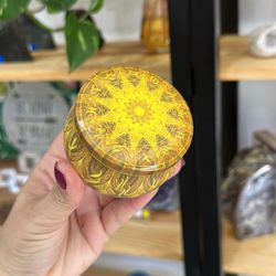 Latinha Astrológica - Porta Acessórios / Cor Amarelo - Ktw Cristais