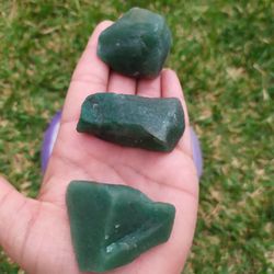 Pedra Bruta Quartzo Verde P - Saúde e Cura - Ktw Cristais